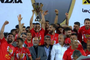 پرسپولیس نهمین جام قهرمانی را بالای سر برد/ جشن خانوادگی سرخ‌ها