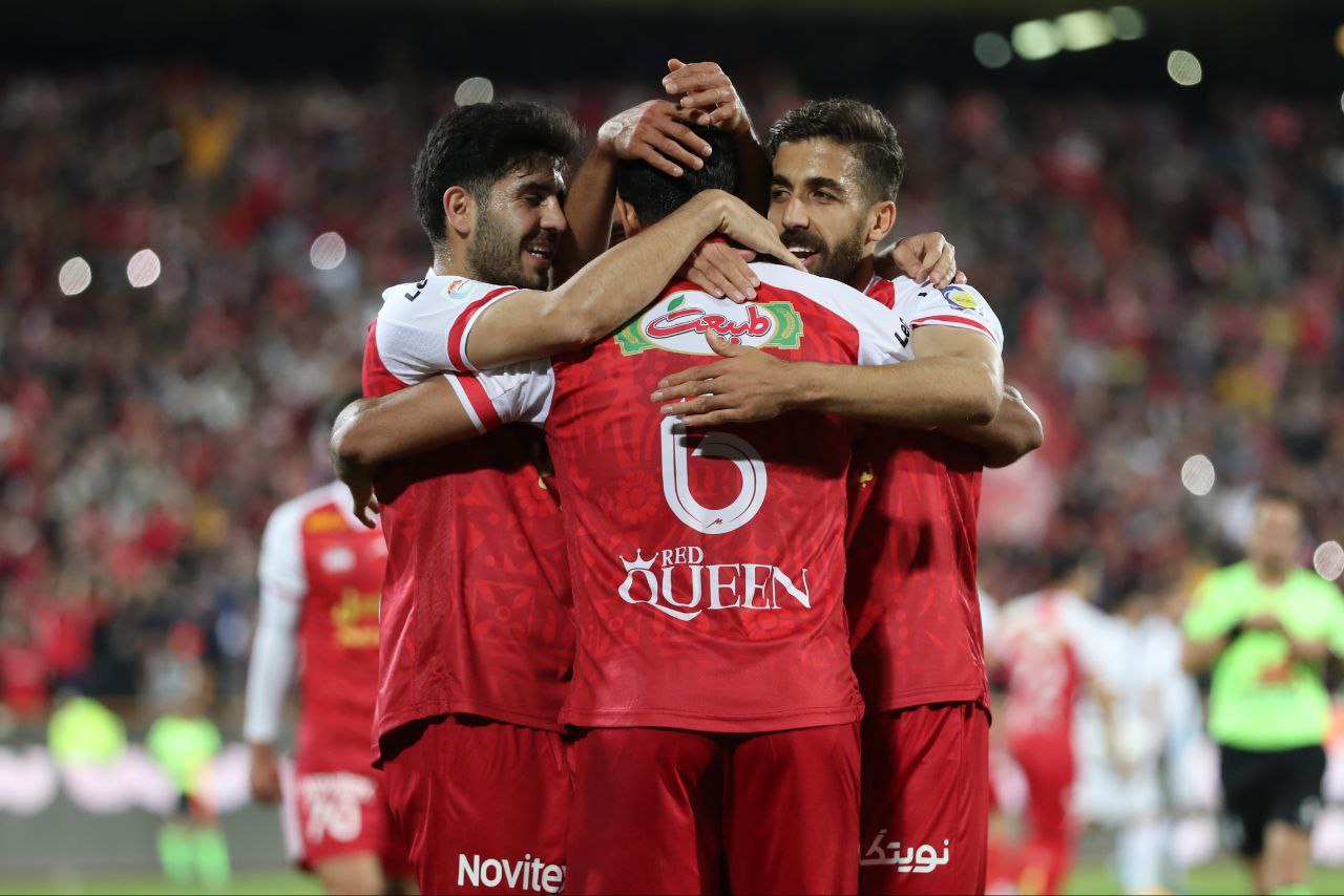 آشتیانی: فوتبالی که پرسپولیس ارائه می‌دهد مورد پسند هواداران است/ روش بازی استقلال برازنده این تیم نیست