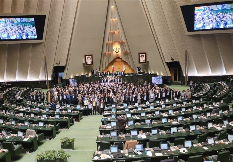 آغاز مراسم بزرگداشت شهدای خدمت در مجلس