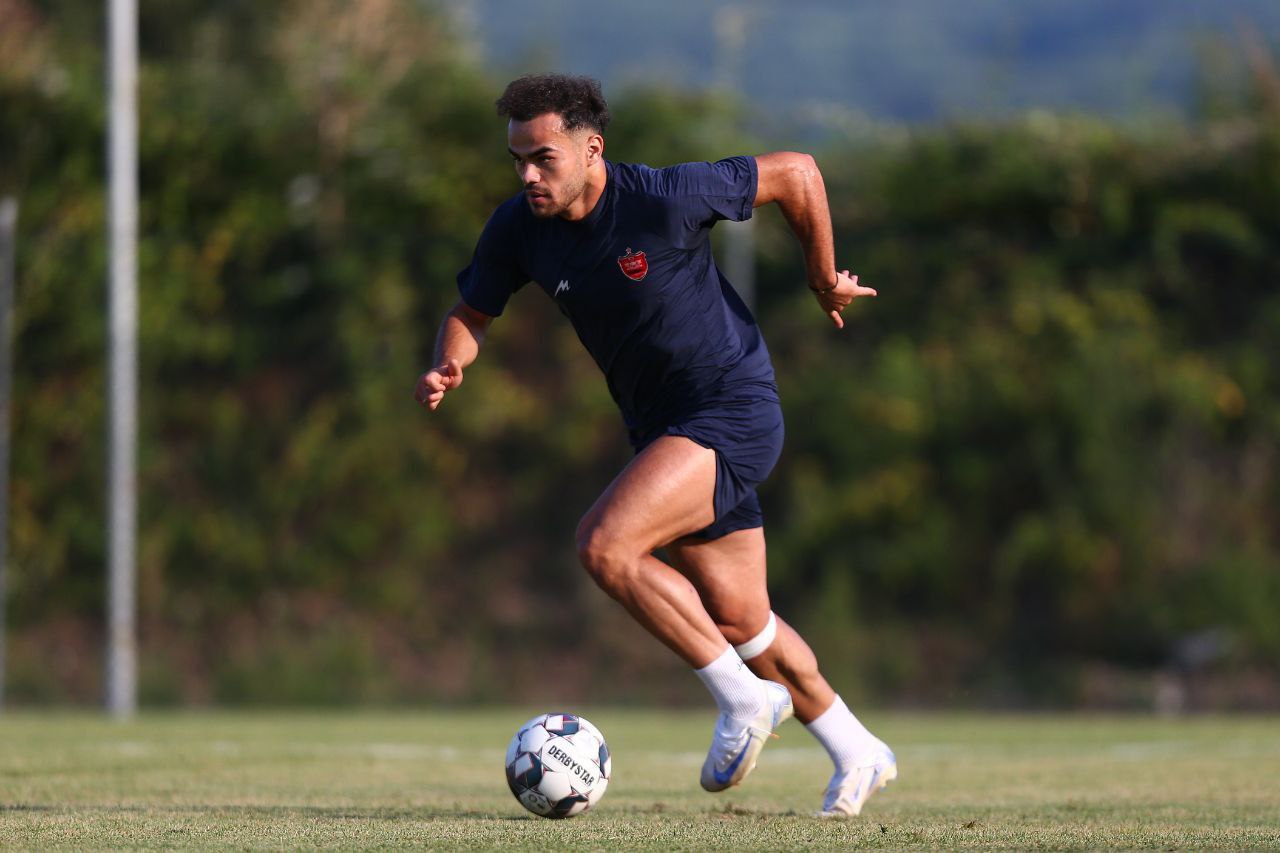 آینده اورونوف در پرسپولیس مشخص شد