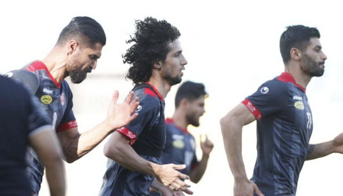 احتمال جدایی قرضی هنانوف از پرسپولیس