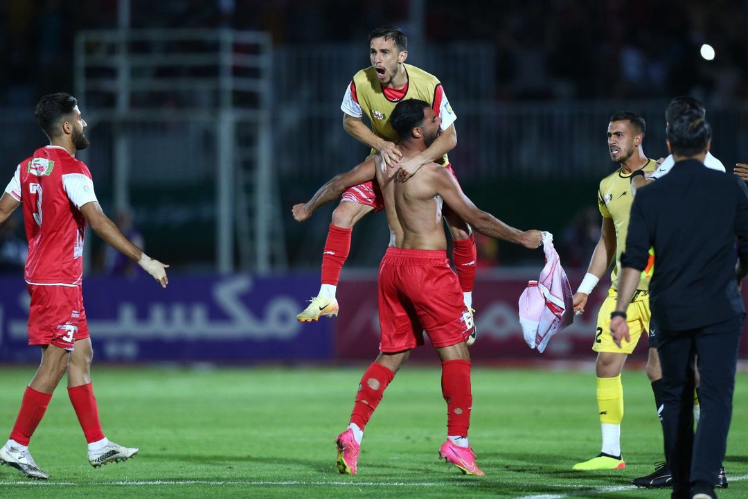 احمدزاده: پرسپولیس ۲۲ اورونوف دارد