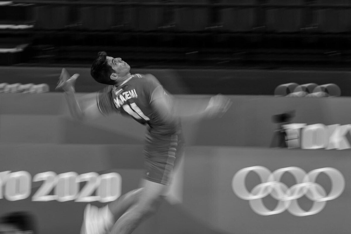 ادای احترام ملی‌پوشان والیبال به صابر کاظمی/ یاد ستاره فقید در ریاض زنده شد + عکس