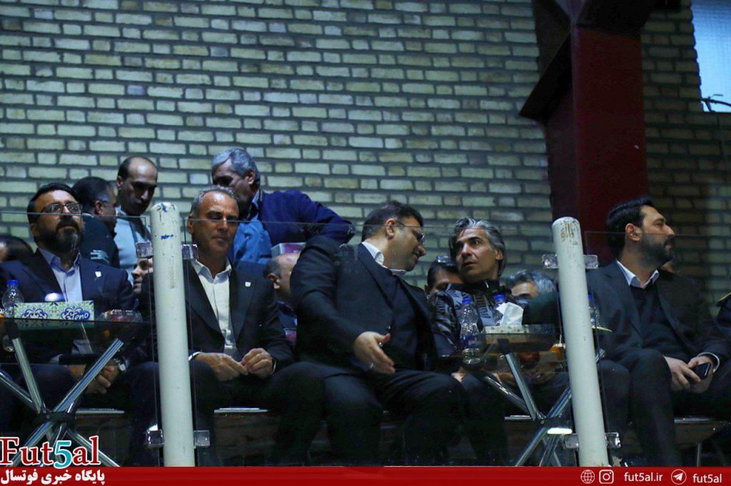 اصلا روزی شمسایی همین یک گل بود (عکس)