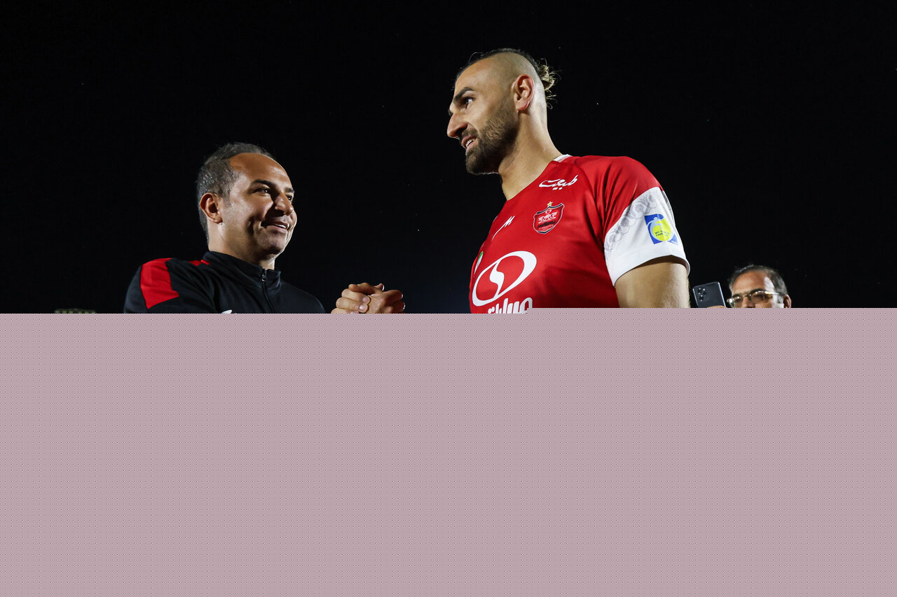 بوسه زندگی سردار دورسون بر پیکر پرسپولیسِ اسماعیل کارتال
