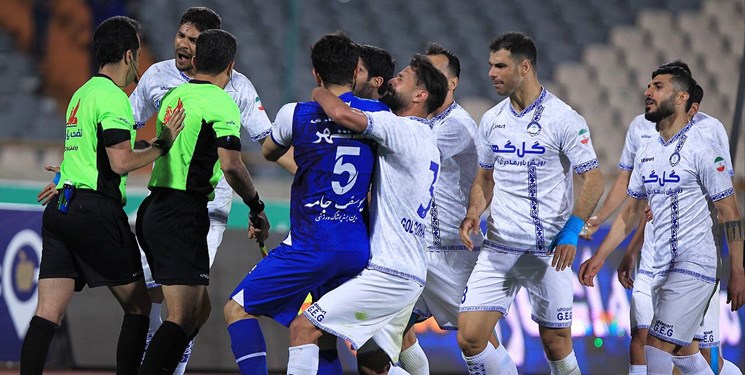 بیانیه تند باشگاه گل‌گهر: در ۵ بازی ۶ پنالتی برای استقلال گرفتند / دیگر با استقلال بازی نمی‌کنیم