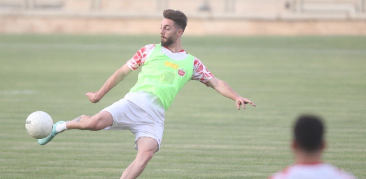 تلاش برای لژیونر شدن مهاجم پرسپولیس ادامه دارد