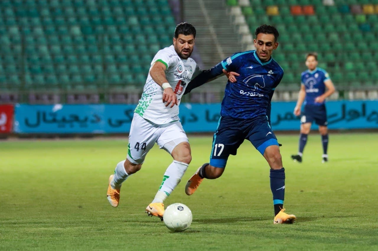 تمدید حضور بازیکن سابق پرسپولیس در پیکان