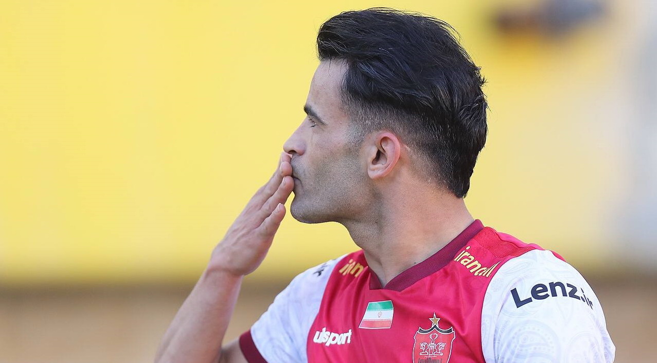 توافق سپاهانی‌ها با مهاجم پرسپولیس برای عقد قراردادی ۲ ساله