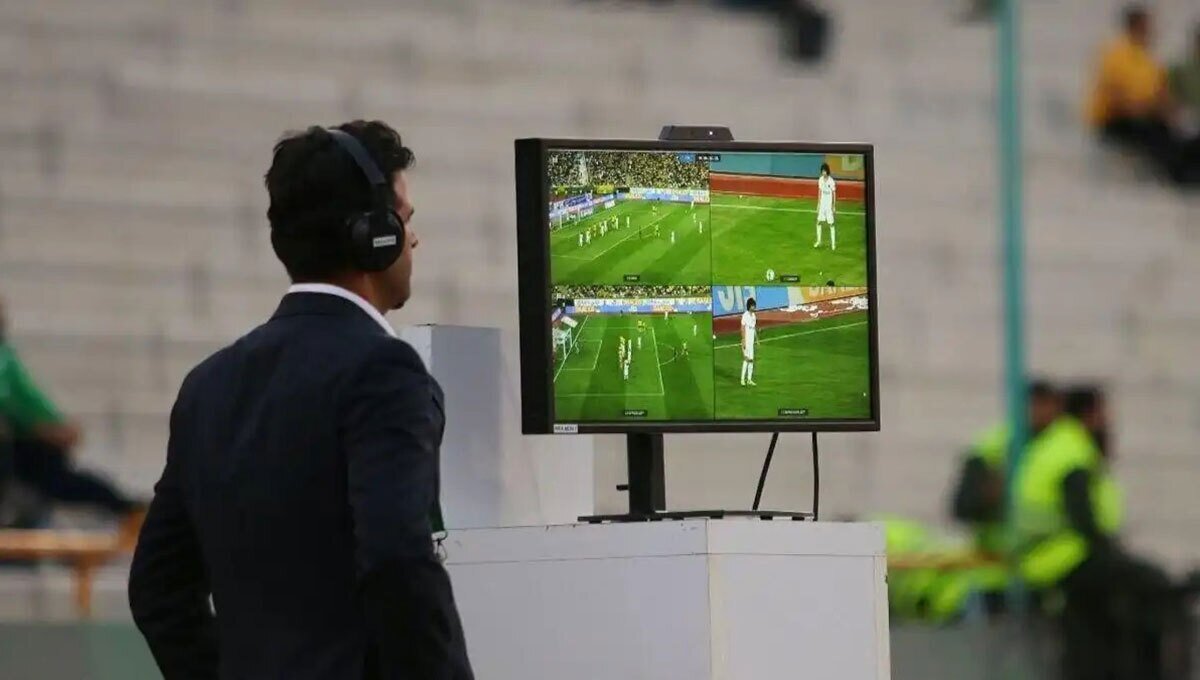 تکذیب قطعی VAR در بازی ذوبآهن و ملوان تکذیب قطعی VAR در بازی ذوبآهن و ملوان