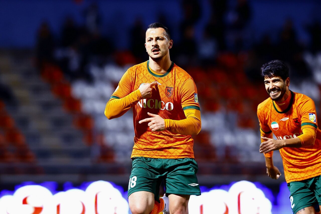 تکرار دسته‌جمعی حرکت وحید شمسایی در عربستان + عکس