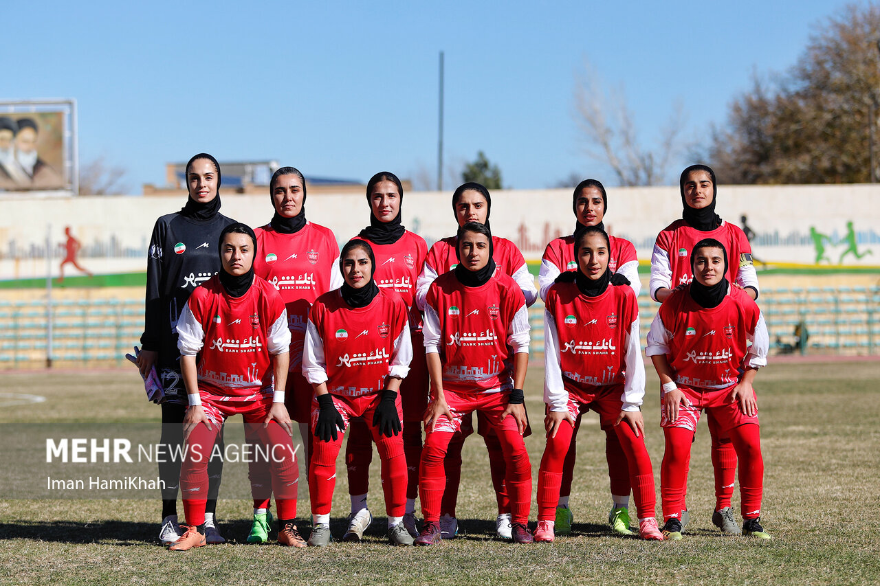 تیم فوتبال بانوان پرسپولیس لیگ برتری شد