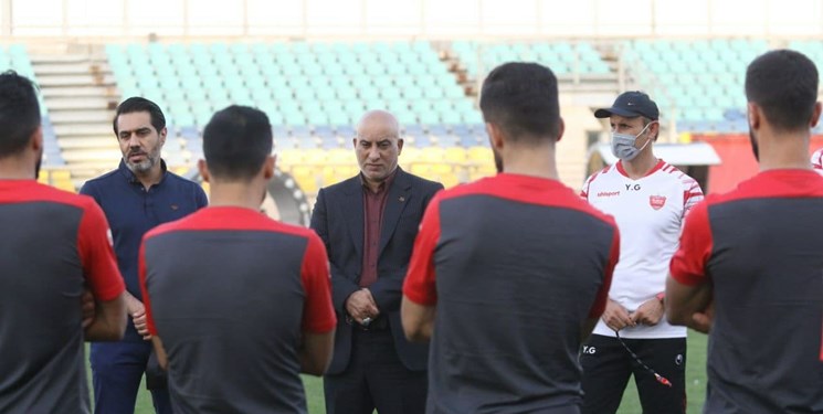 جلسه صدری با ۳ بازیکن پرسپولیس/ قول سرپرست سرخ‌پوشان برای رفع مسائل مالی