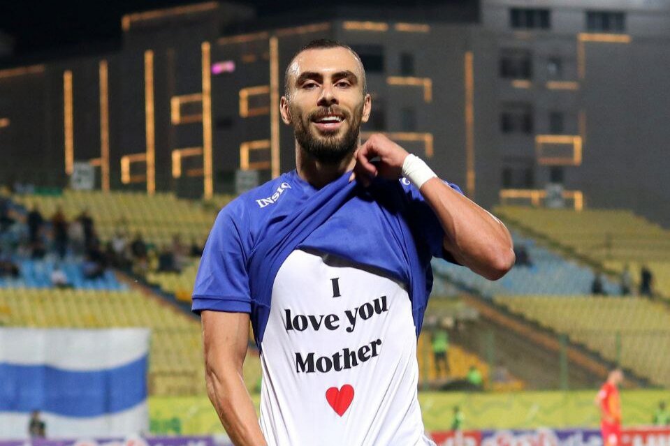 حرکت زیبای زننده گل شهرآورد اهواز؛ «دوستت دارم مادر» حرکت زیبای زننده گل شهرآورد اهواز؛ «دوستت دارم مادر»