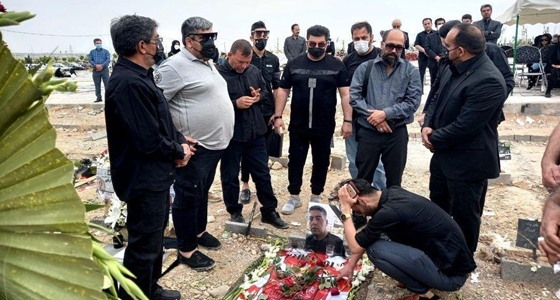حضور اعضای کانون هواداران پرسپولیس در مراسم یادبود هوادار در گذشته