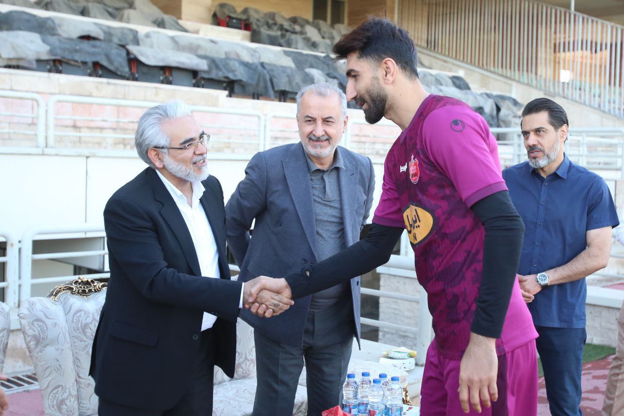 حضور‌ رییس سازمان خصوصی سازی در تمرین پرسپولیس +تصاویر