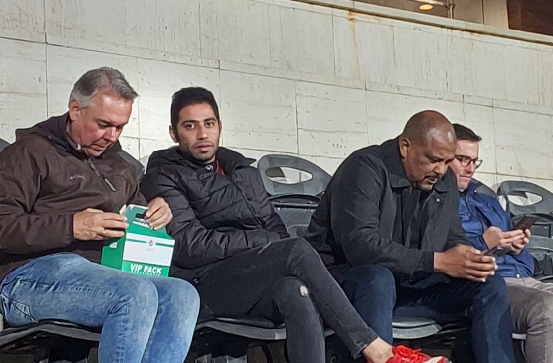 حضور مربیان پرسپولیس در ورزشگاه/ بیرانوند روس‌ها را شگفت‌زده کرد