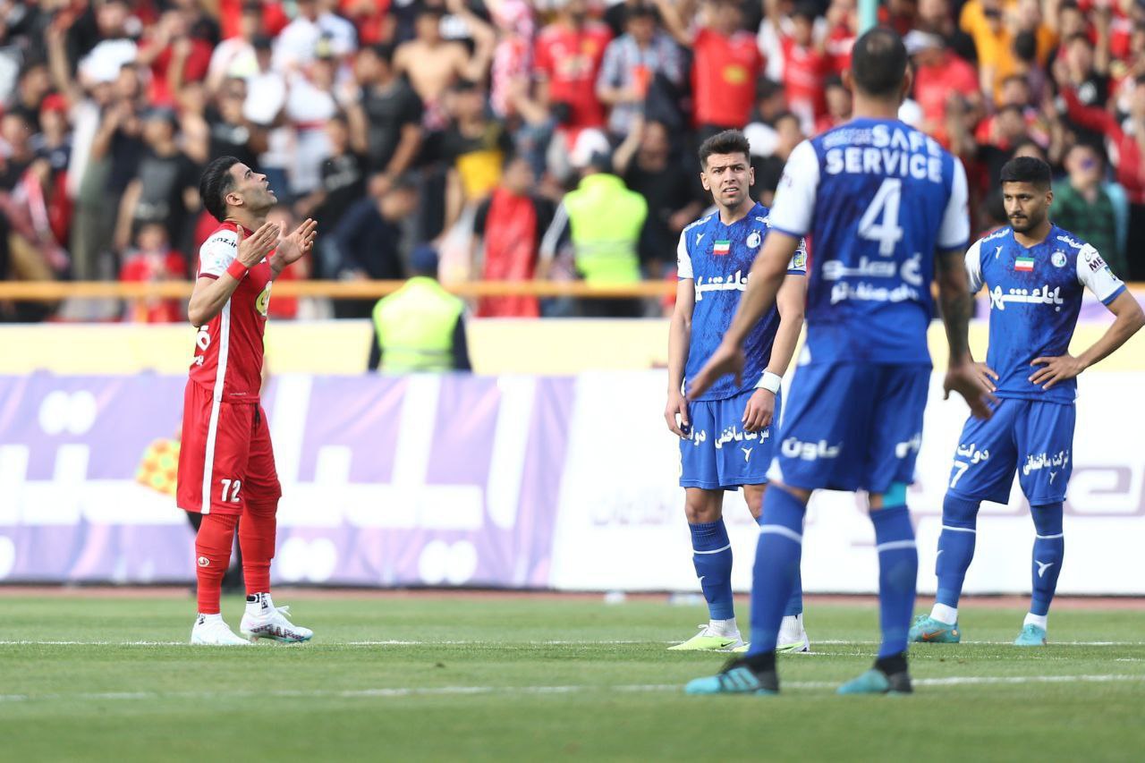 حلالی: ۲ اتفاق مهم مسیر قهرمانی پرسپولیس را هموار کرد/ فشار بیشتر روی سپاهان و استقلال است
