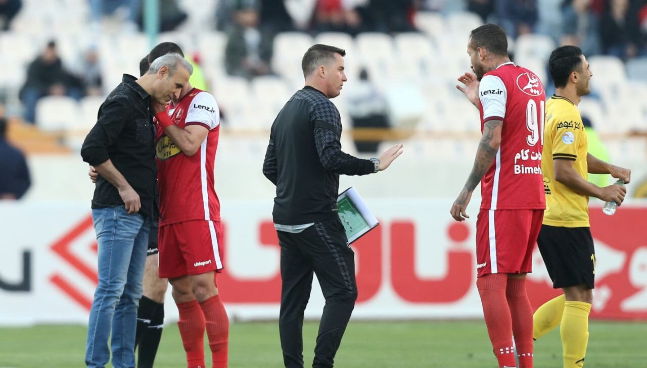 حمید درخشان: پرسپولیس دوتا وحید امیری داشت، سپاهان را می‌برد/ مهاجم برزیلی با بی‌مسئولیتی تیم را ۱۰ نفره کرد
