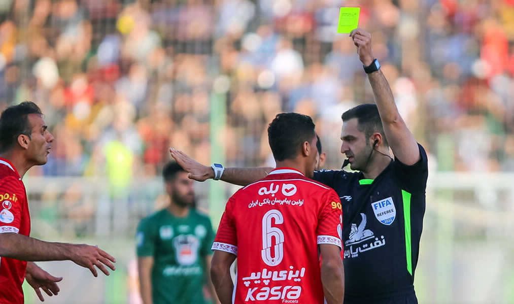 حیدری داور بازی پرسپولیس ـ هوادار شد