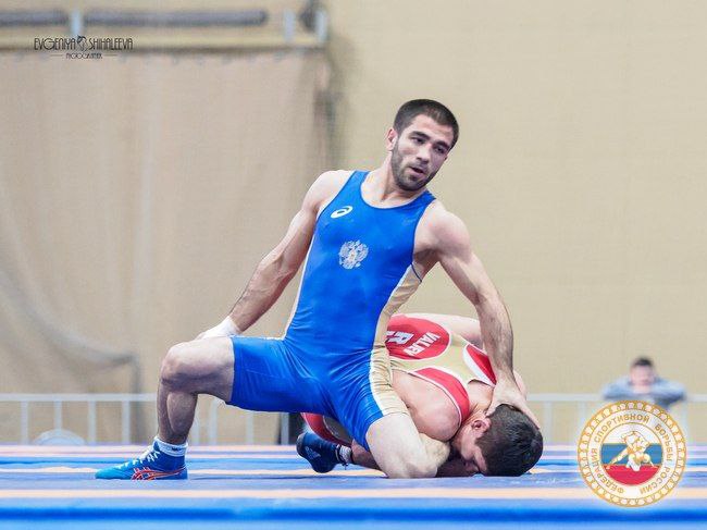 خداحافظی قهرمان آسیا با دنیای کشتی/ الیاس بکبولاتوف اعلام بازنشستگی کرد
