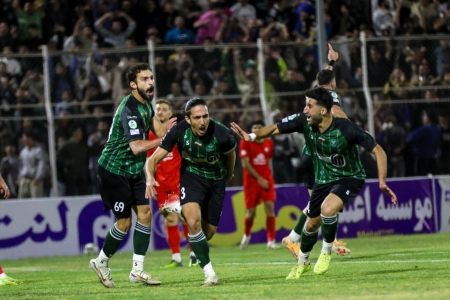 خیبر ۲-۱ تراکتور؛ غول‌کش لیگ، قهرمان را هم زمینگیر کرد!