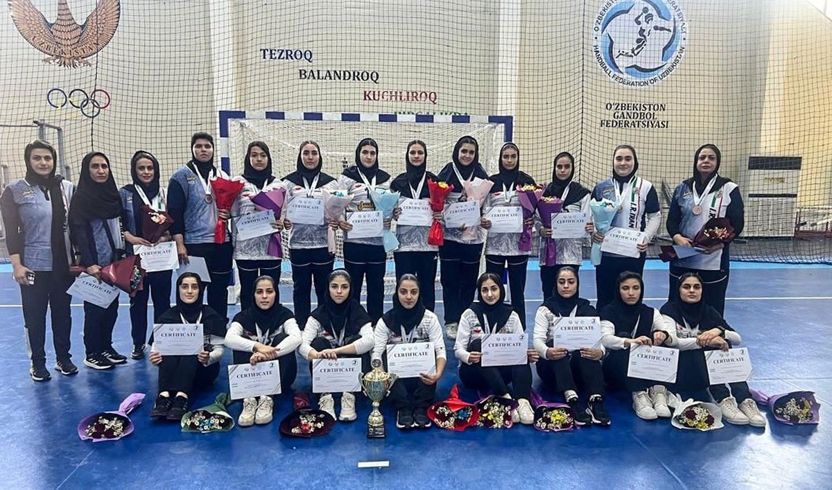 دختران نوجوان هندبال ایران روی سکوی سوم تورنمنت ازبکستان ایستادند