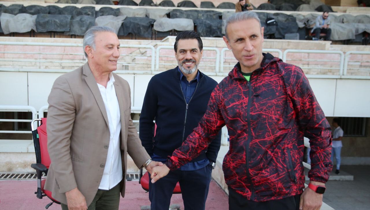 درخشان: هافبک‌های پرسپولیس ایده‌آل هستند/ شرایط آب و هوایی به نفع فولاد است
