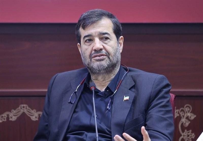دنیامالی: باشگاه‌ها نصف پول قرارداد بازیکن‌شان را صرف چمن کنند/ آزادی پروژه بزرگی است