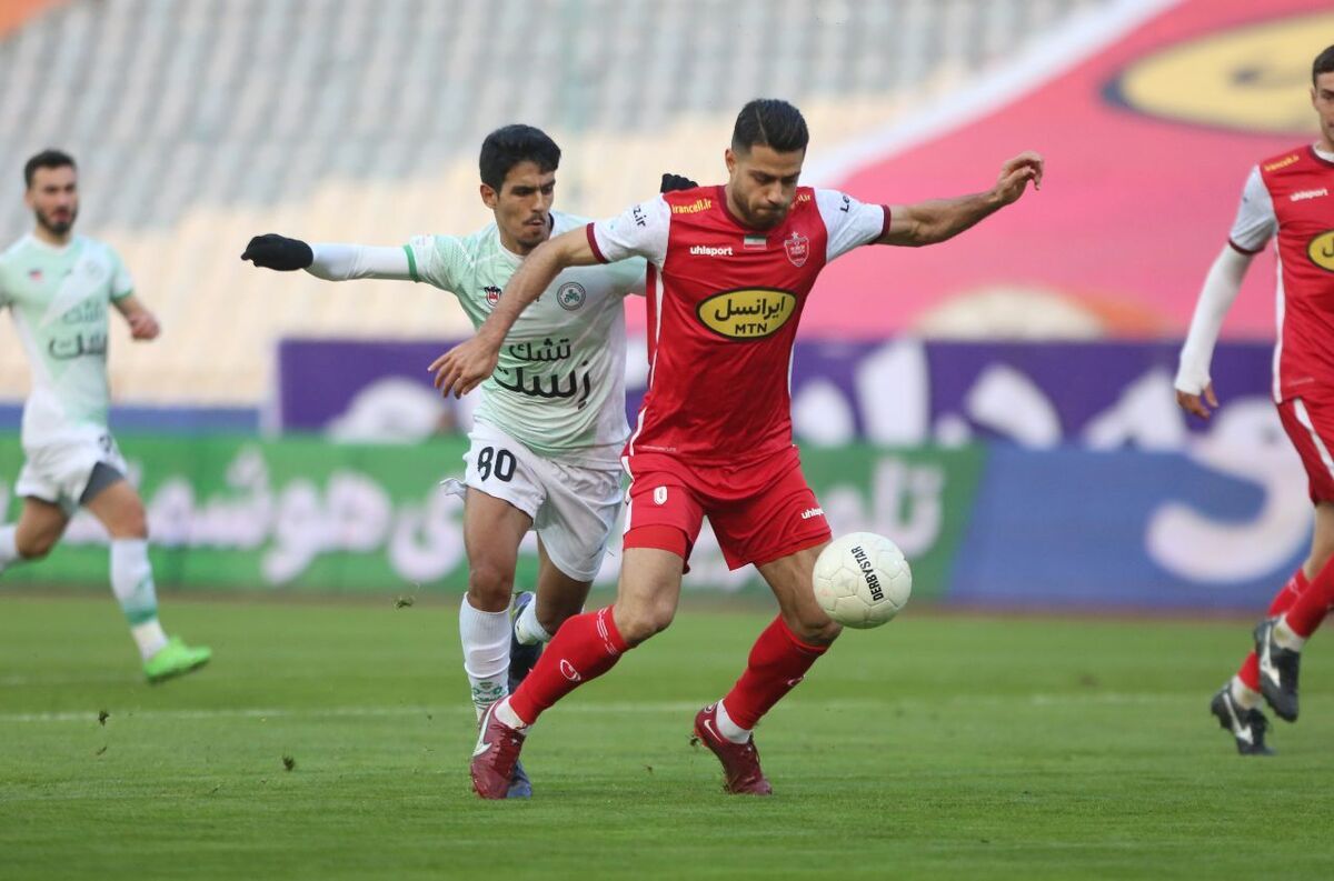 ذوب آهن با پنجره بسته مقابل پرسپولیس