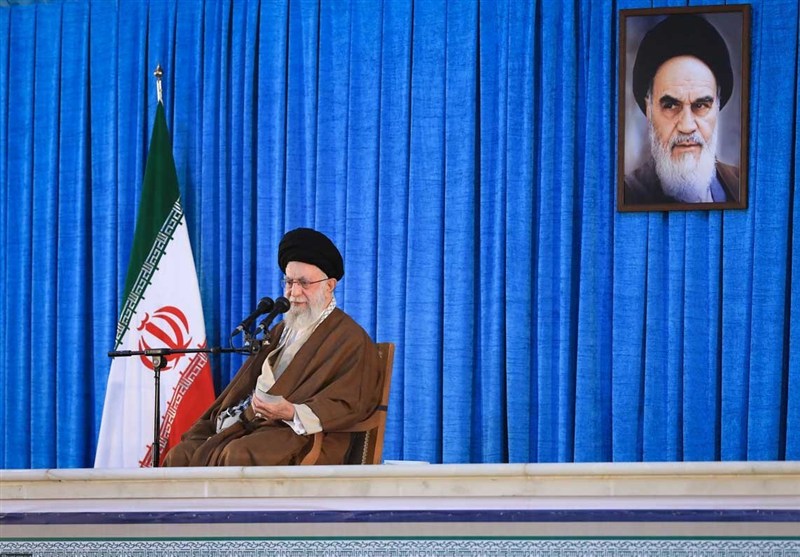 رهبر انقلاب: انقلاب امام جایگاه آمریکا را تنزل داد