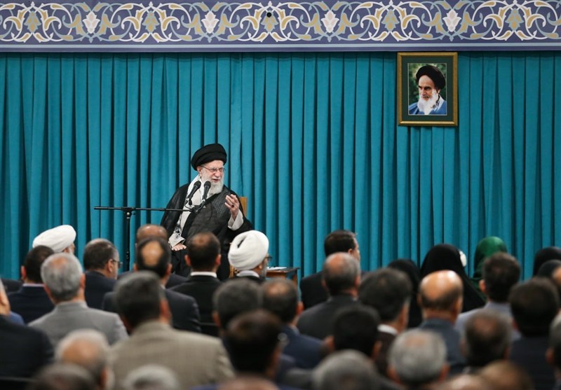 رهبر انقلاب: مراقب باشید در فهم انقلابی‌گری خطا صورت نگیرد