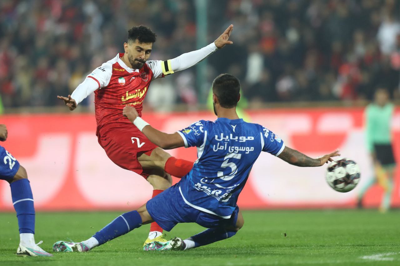 روشنک: پرسپولیس و استقلال نمی‌توانند در ۳ هفته اول در تهران بازی کنند!