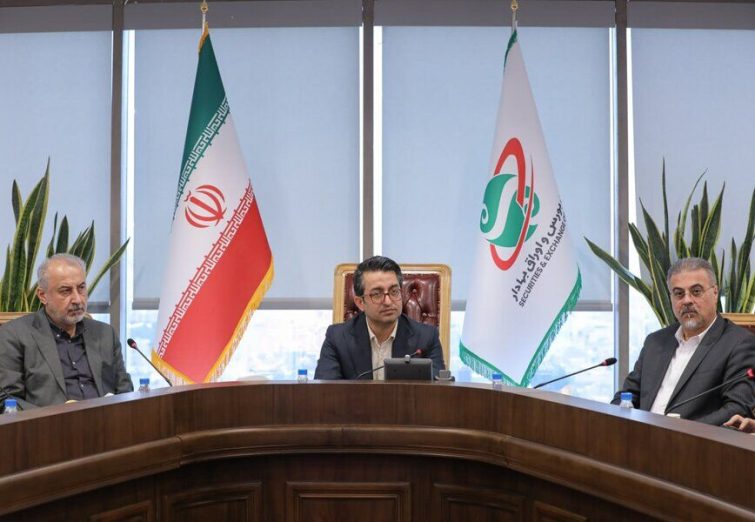سازمان بورس: پرسپولیس و استقلال ملزم به افشای اطلاعات مالی هستند / پیگیر حق سهام داران خرد هستیم