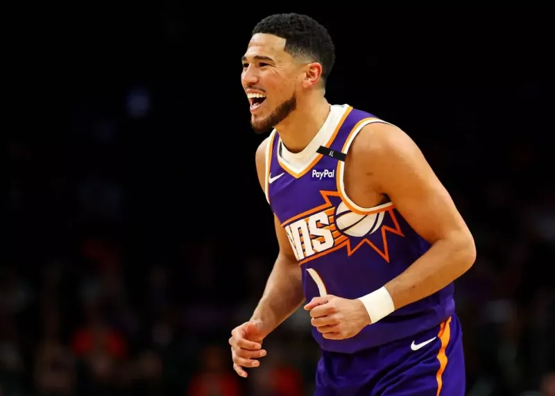 ستاره های مشهور فوتبال در دیدار حساس مسابقه NBA + عکس