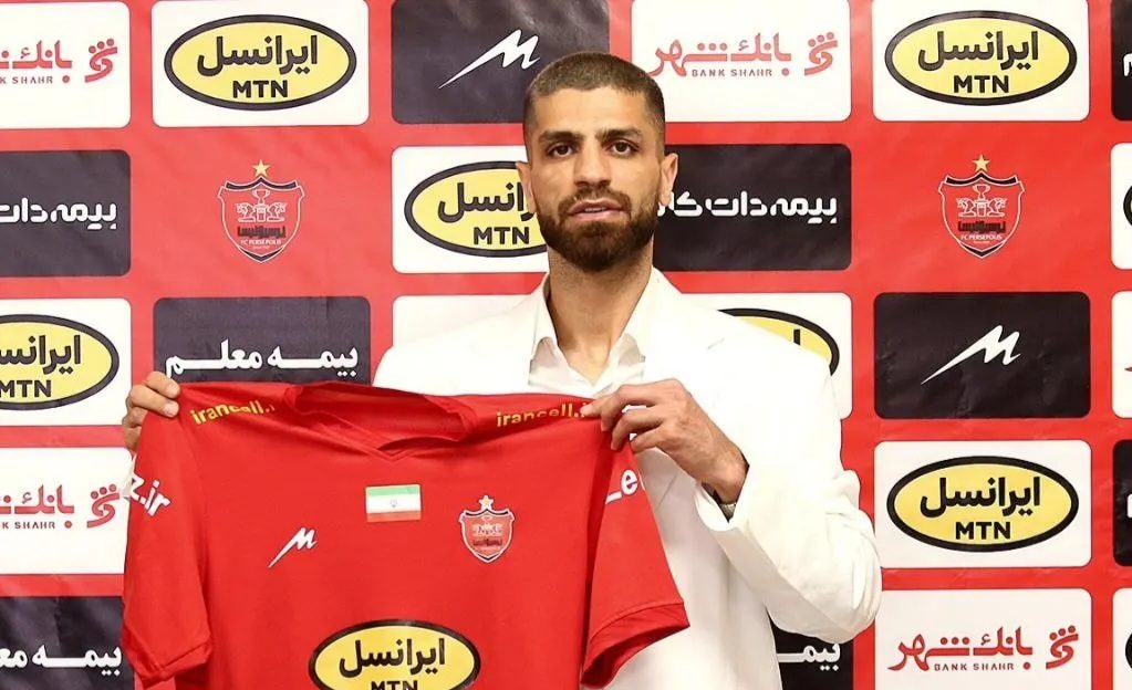 سرلک با پرسپولیس یک فصل تمدید کرد + عکس