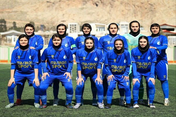 سرمربی استقلال: از حضور در کنار آبی‌پوشان لذت می‌برم