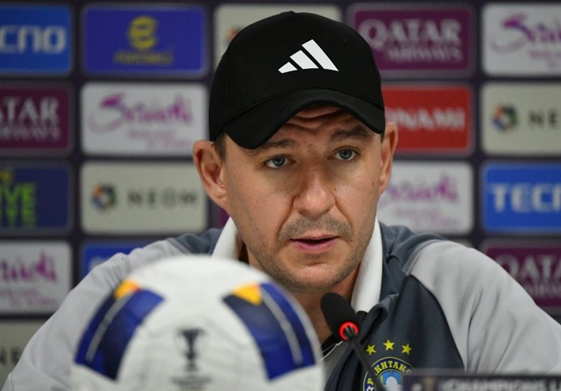 سرمربی پاختاکور: پرسپولیس تیم سرعتی است / ارونوف رهبر پرسپولیس است