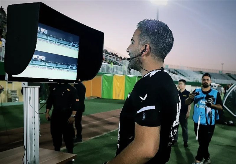 سلیمانی: VAR قوت قلبی برای قضاوت دیدار پرسپولیس – ذوب‌آهن بود / تکل روی اورونوف پنالتی نبود