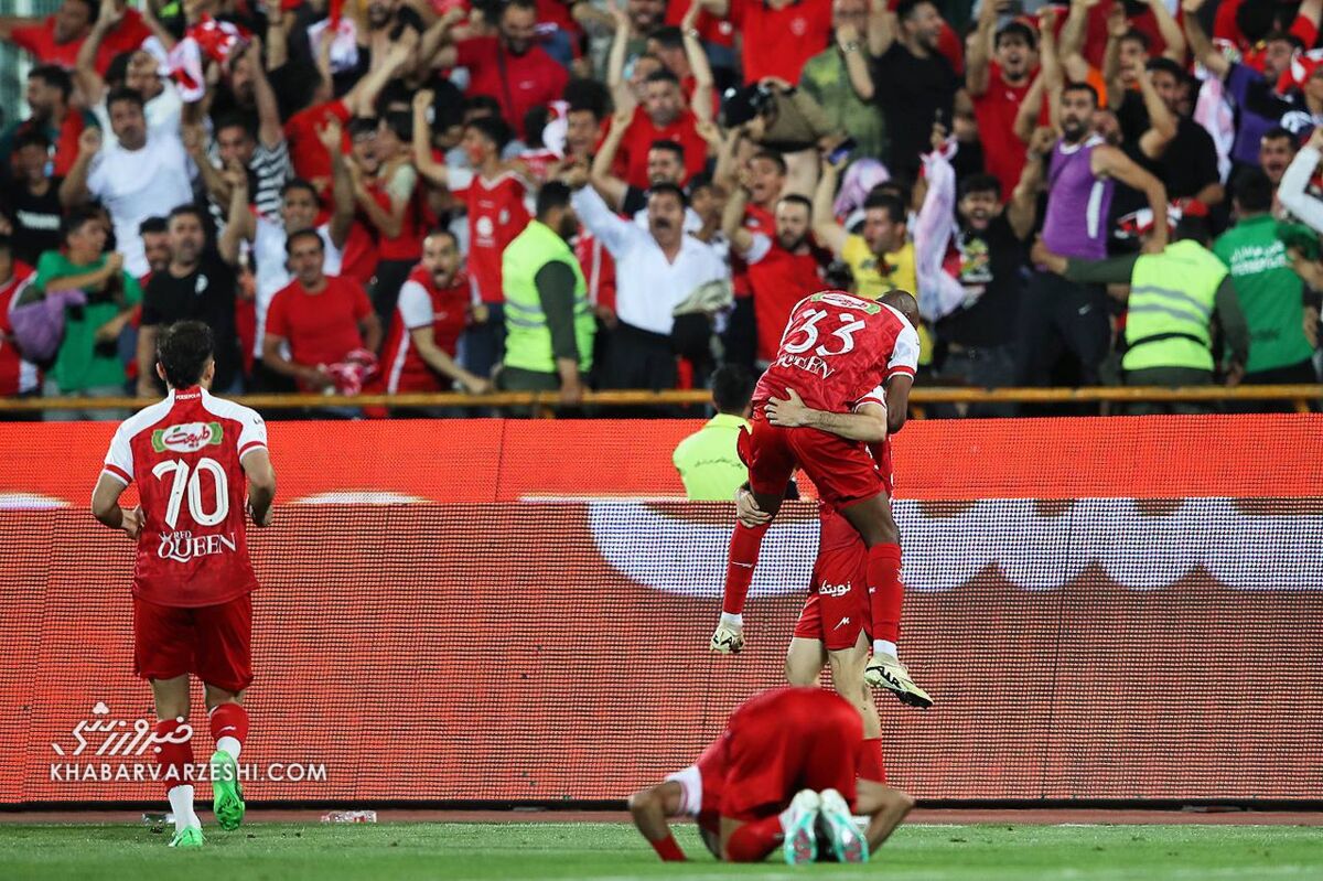 شاه محمدی: این پرسپولیس خیلی نیاز به دستکاری ندارد/ جایگزین اوسمار را زودتر معرفی کنید / سقف قرارداد در فوتبال حرفه‌ای مسخره است
