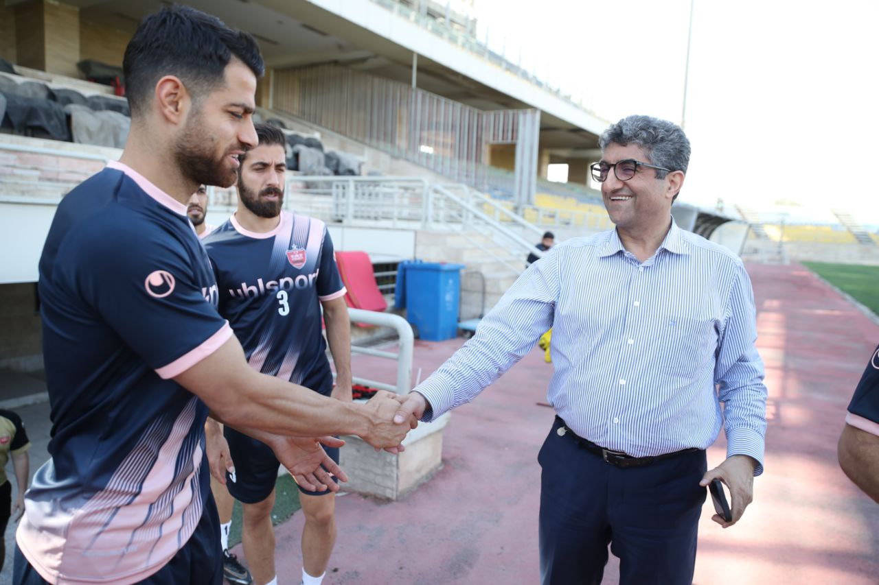 شهریاری: هواداران سنگ تمام گذاشتند/ پرسپولیس می‌تواند سه‌گانه را به دست آورد