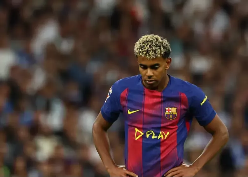 شوخی عجیب گاوی با لامین یامال + عکس