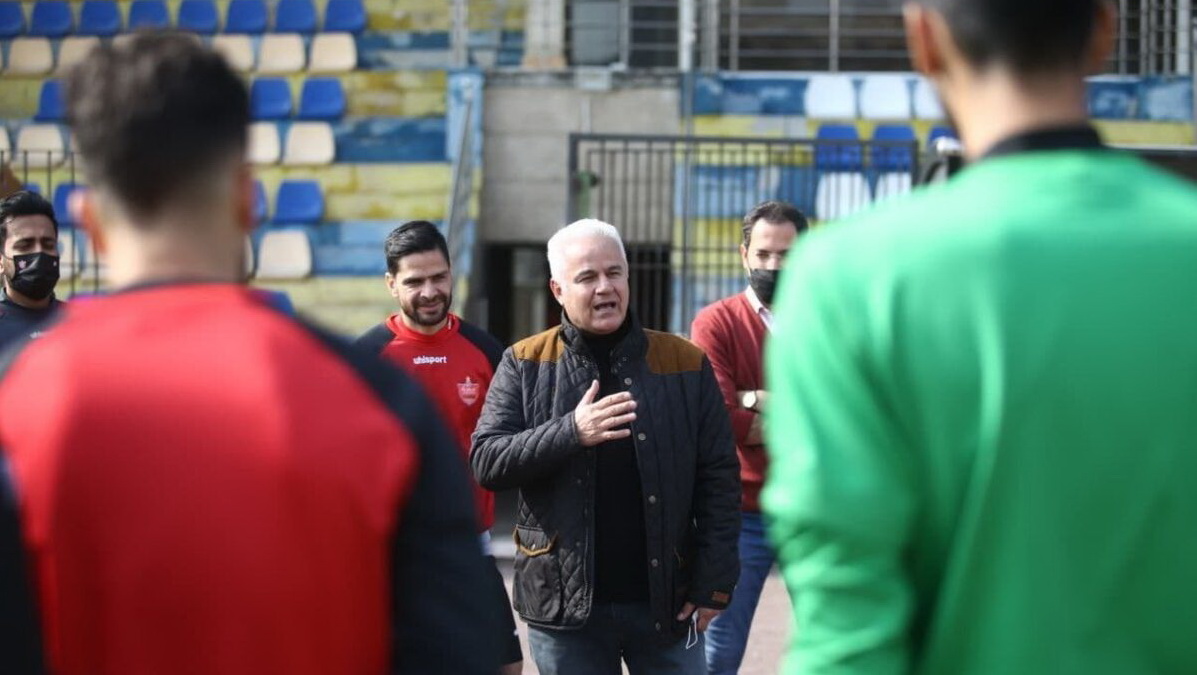 فرشاد پیوس: در نیم فصل اول دچار بحران‌های عجیب و غریبی شدیم / خط حمله پرسپولیس توان گلزنی در دربی را دارند
