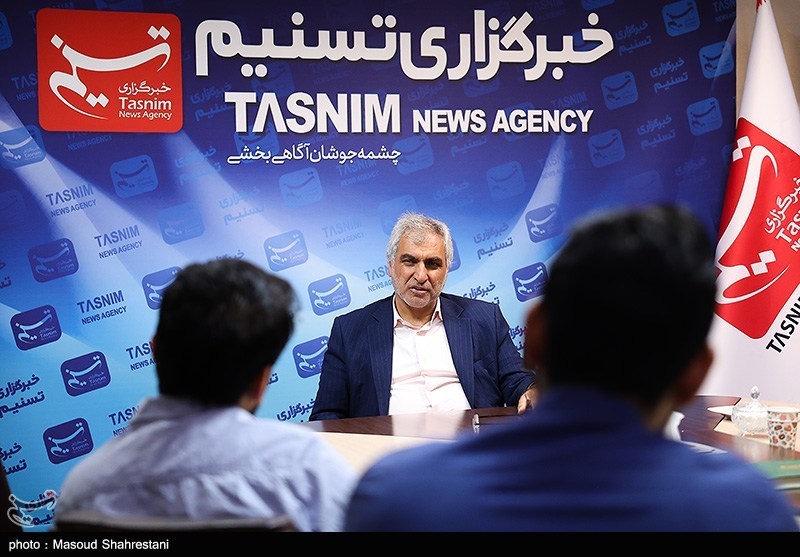 فرصت‌سوزی ۸۰۰ میلیارد دلاری نفت؛ از گلابی چینی تا بنزین/ قوامی: ارز تک نرخی بدون مدیریت محکوم به شکست است