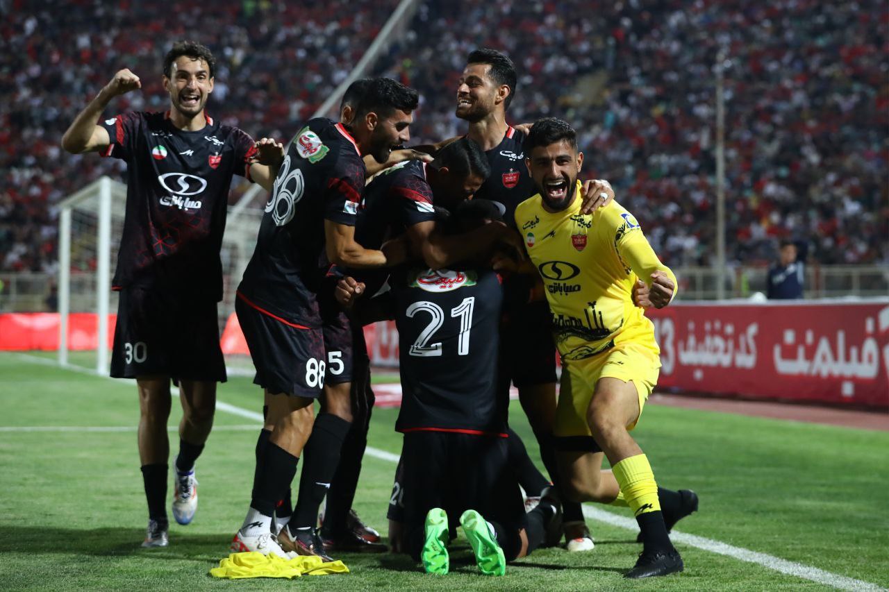 فقط به جرم یک شادی / بازیکن پرسپولیس دو جلسه محروم شد!