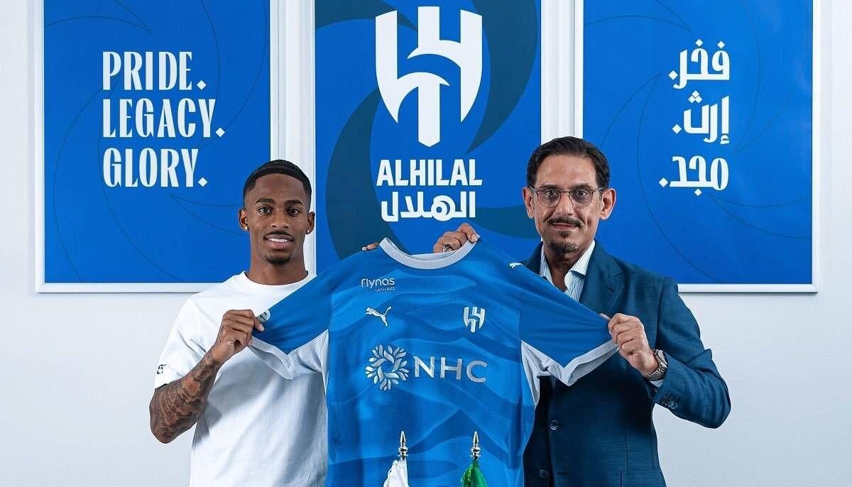 قرارداد چهار ساله وینگر هلندی با الهلال امضا شد + عکس