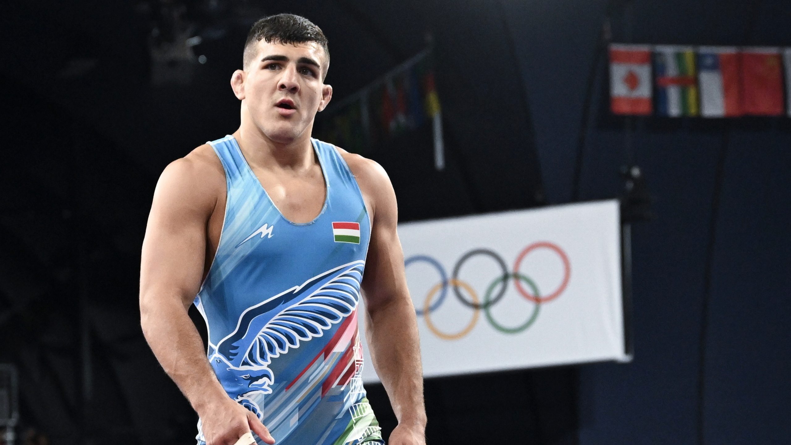 قهرمان جهان زانوی خود را به تیغ جراحان سپرد