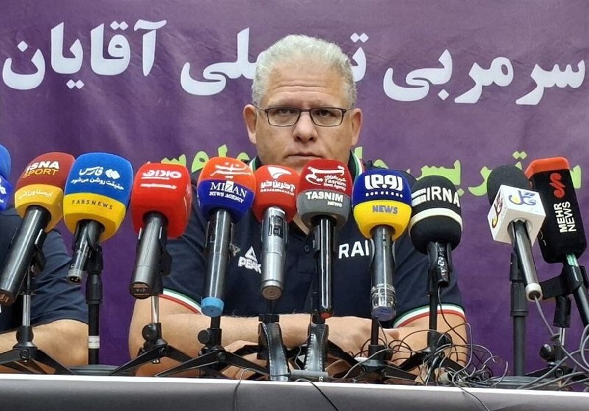 مانولوپولوس سرمربی تیم ملی بسکتبال: دنبال جوانگرایی هستیم/ سعی کردم به مقوله ترس فکر نکنم