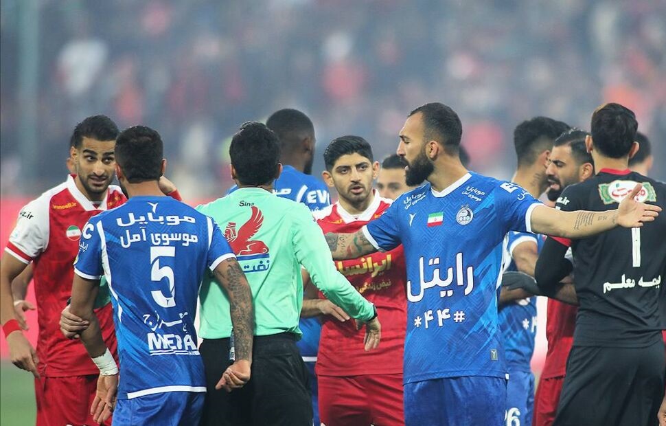 محرومیت پرسپولیس و استقلال تایید شد / کاهش جریمه دو باشگاه