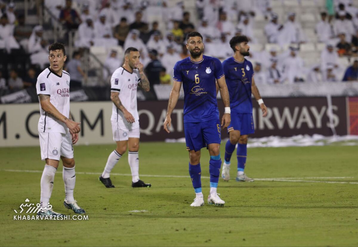 مدافع استقلال به دیدار با تراکتور نمی رسد؛ الهلال شاید!